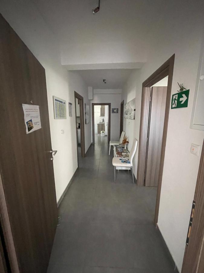 Apartments Nevistic Podstrana Exterior photo