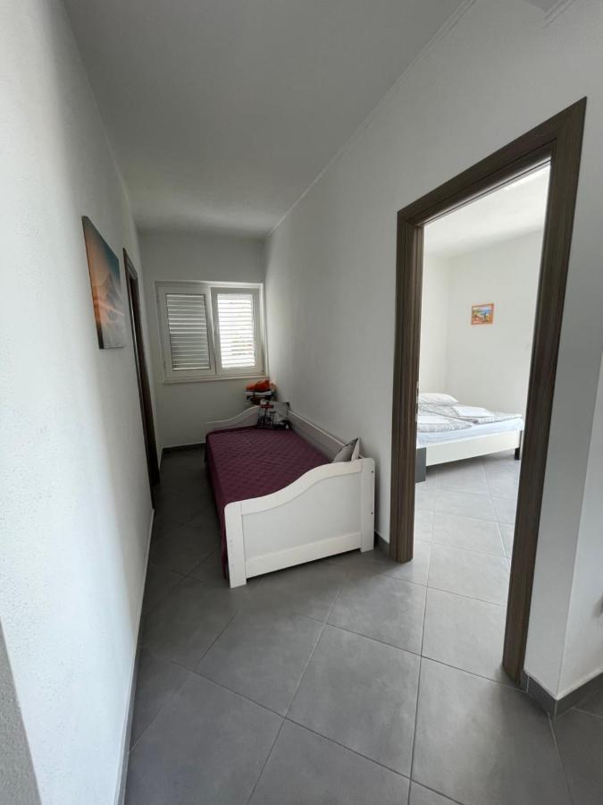 Apartments Nevistic Podstrana Exterior photo