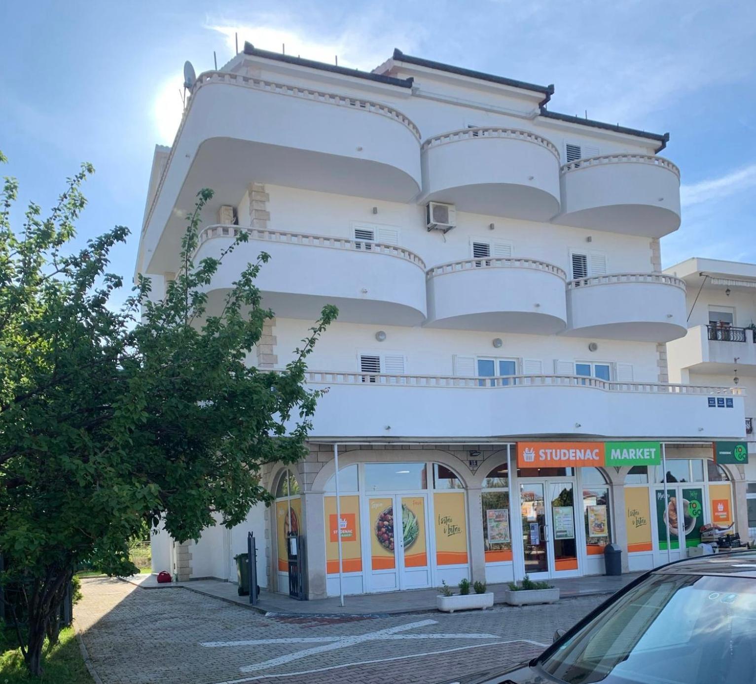 Apartments Nevistic Podstrana Exterior photo