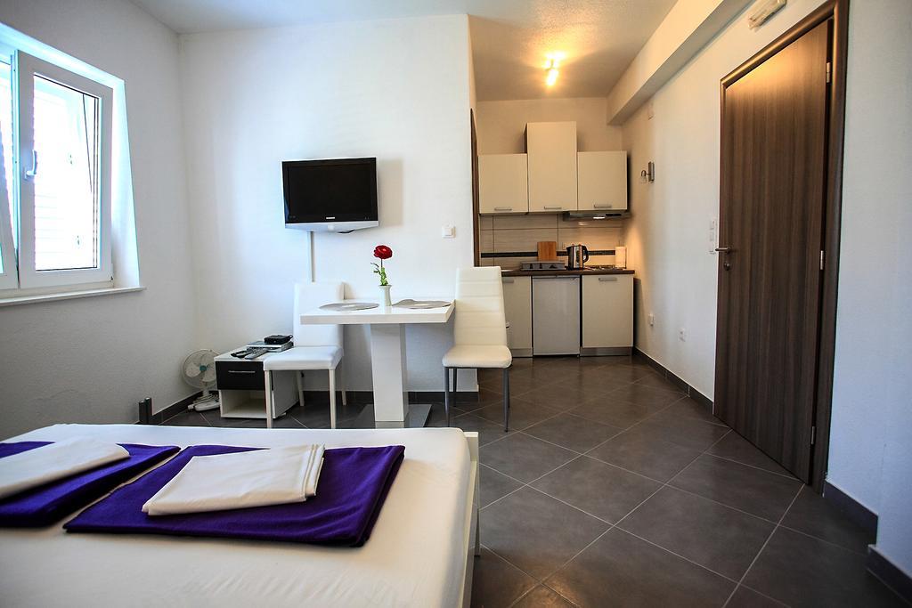 Apartments Nevistic Podstrana Exterior photo