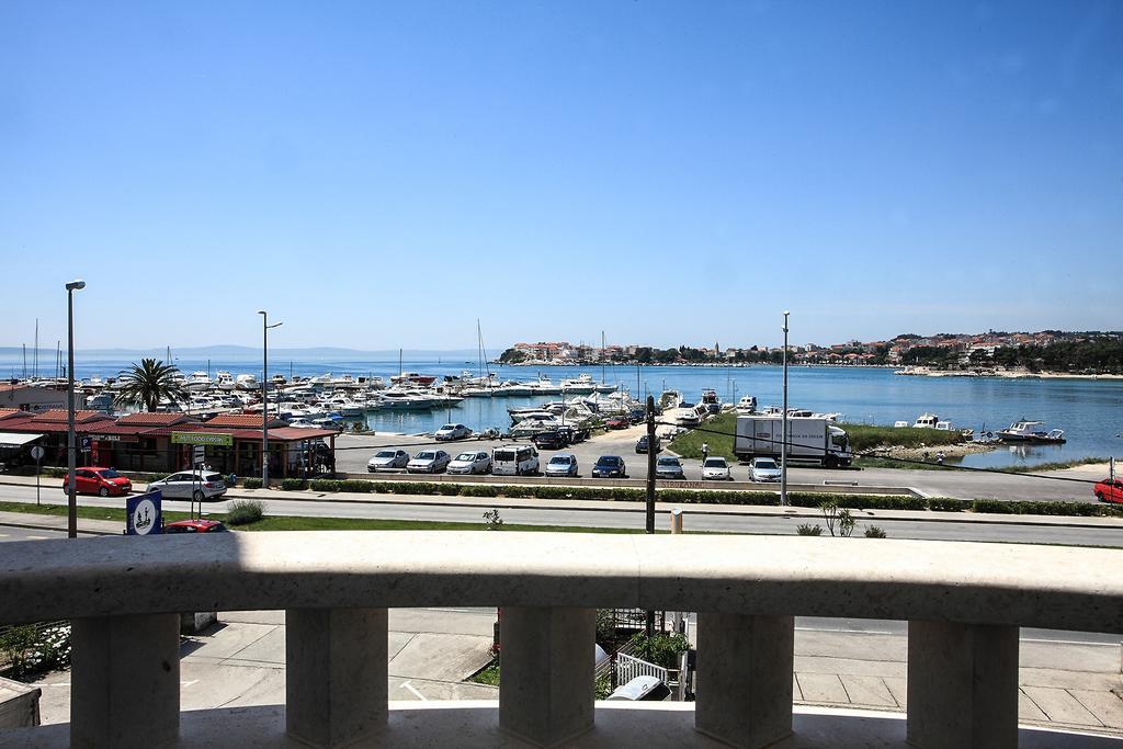 Apartments Nevistic Podstrana Exterior photo