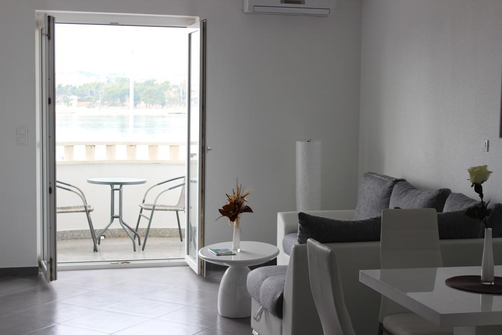Apartments Nevistic Podstrana Exterior photo