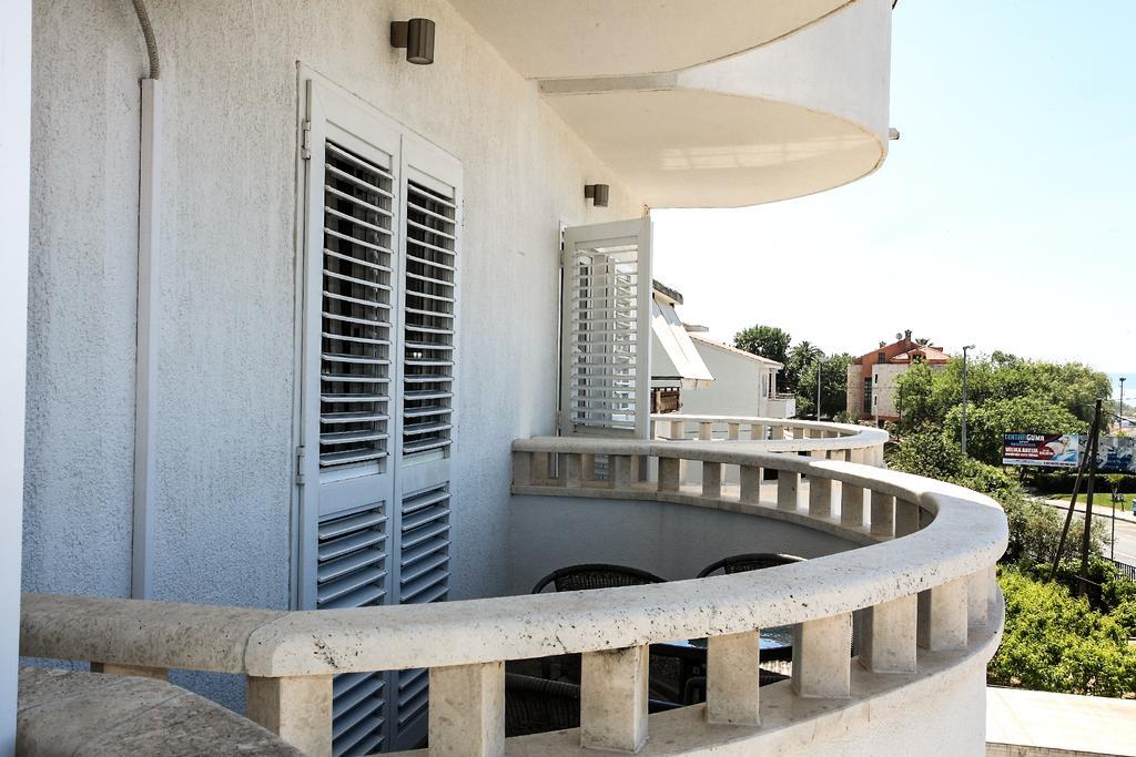 Apartments Nevistic Podstrana Exterior photo