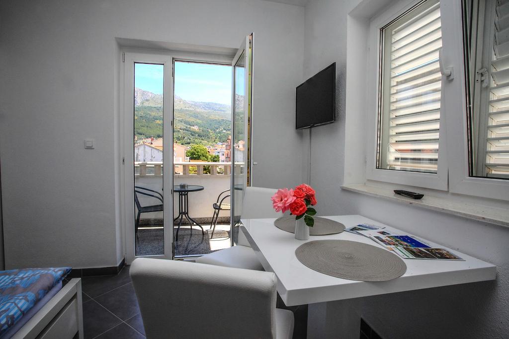 Apartments Nevistic Podstrana Exterior photo