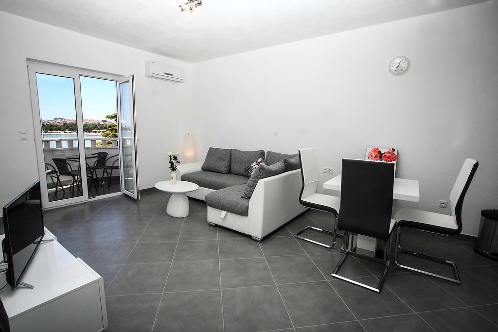 Apartments Nevistic Podstrana Exterior photo