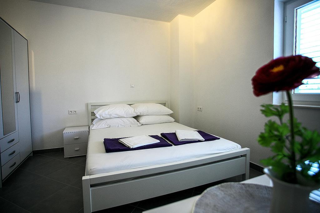 Apartments Nevistic Podstrana Exterior photo