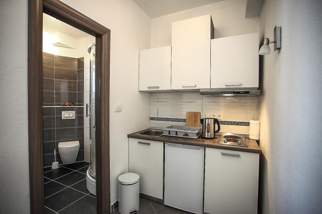 Apartments Nevistic Podstrana Exterior photo